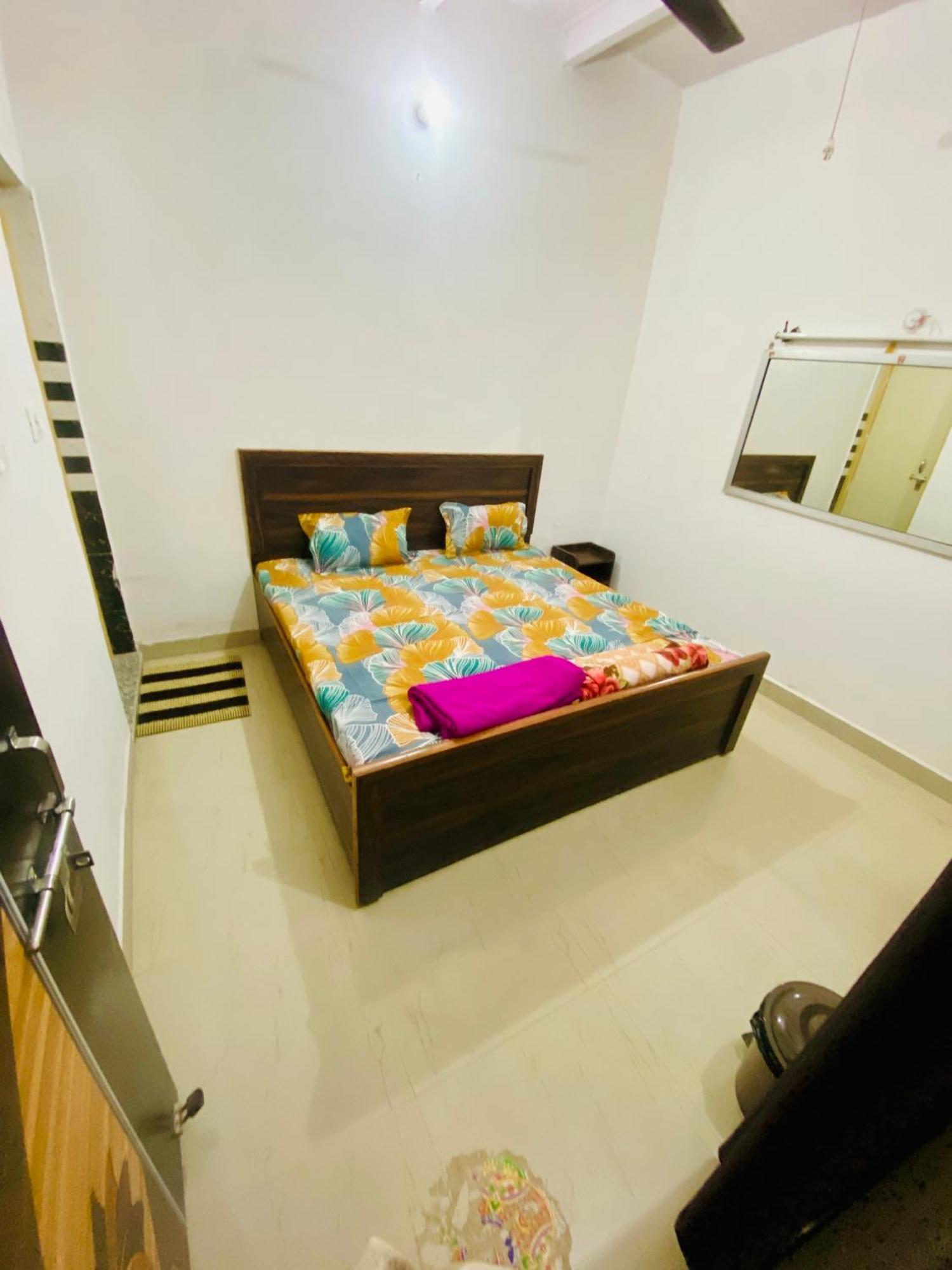 Nirupam Sadan Homestay Vrindāvan 외부 사진