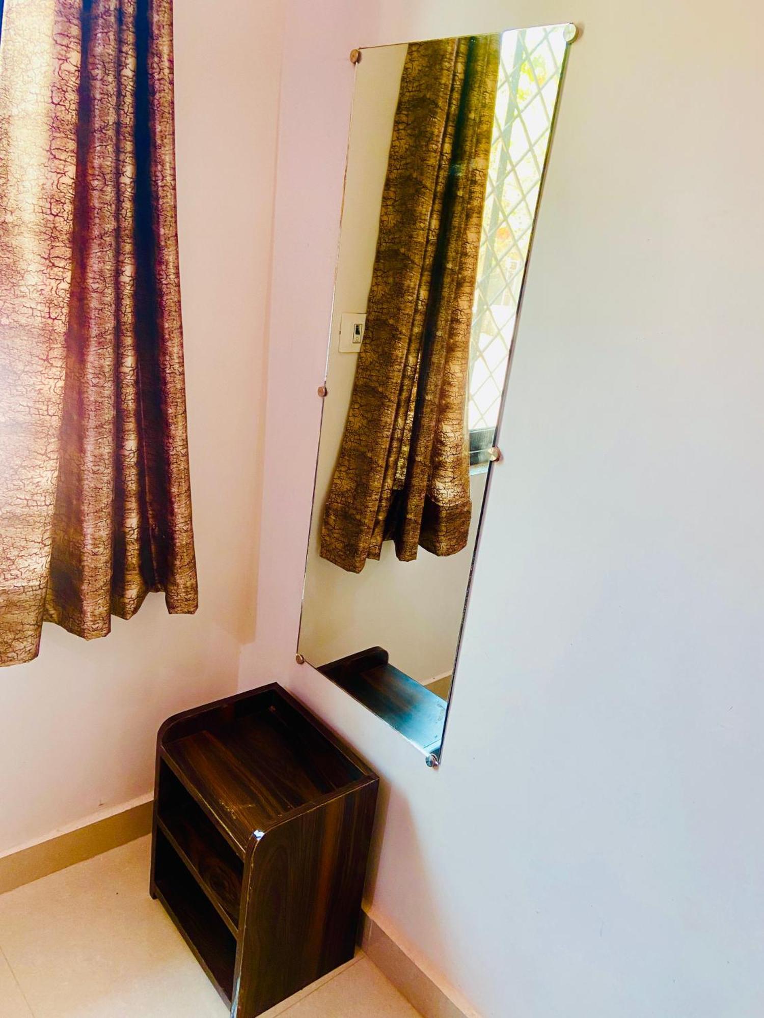 Nirupam Sadan Homestay Vrindāvan 외부 사진